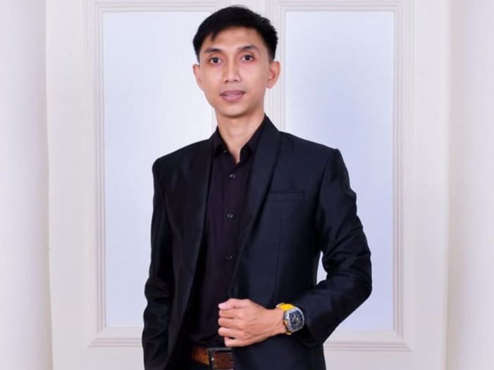 Julianer Aditia Warman, S.H. selaku Direktur LBH Sulteng. (Foto: Istimewa)